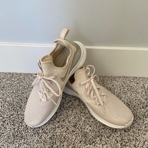 Size 8 Cream white Nike Free sneakers